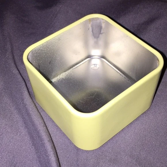 Empty Henri Bendel Travel Candle Tin Lemon Verbena - Picture 12 of 14